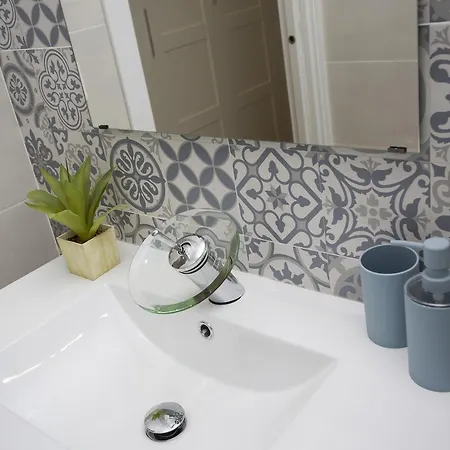 Apartment Singularstays Sorolla *
